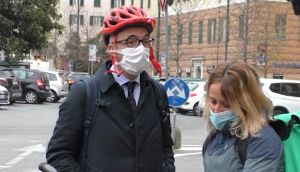 Genova, Campora a scuola in bici con i bambini: "Servono percorsi sicuri"