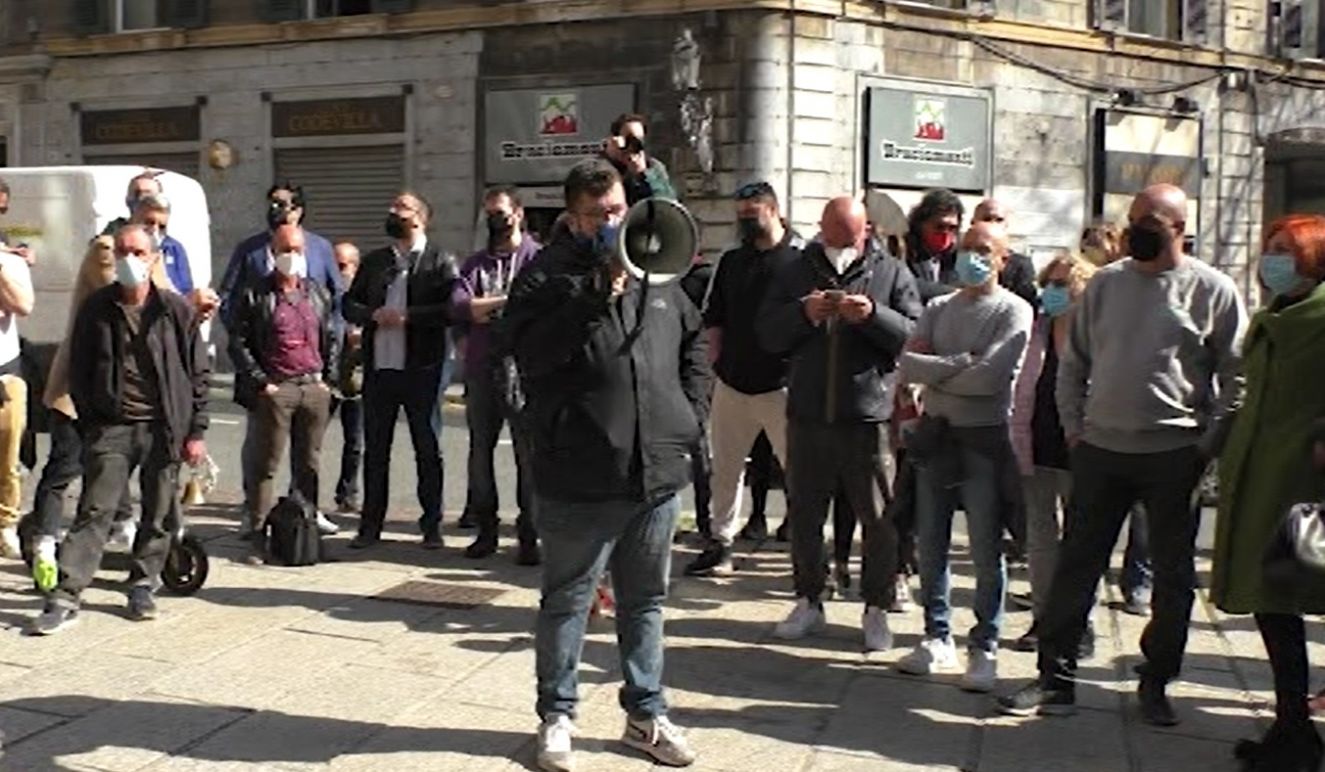 Genova, #ProtestaLigure ancora in piazza: "Bisogna svegliarsi e aprire subito"