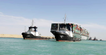 Liberato il Canale di Suez: la portacontainer Ever Given è stata disincagliata