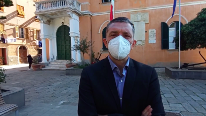 La proposta del sindaco Moggia: "Coinvolgiamo i medici volontari nelle vaccinazioni"