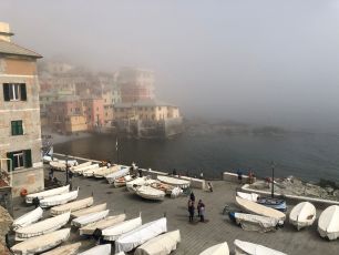 Il caligo avvolge nuovamente Genova e il Levante ligure