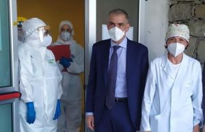 Sanremo, il sottosegretario Costa: "Obiettivo 500 mila vaccini al giorno, ma pensiamo alle riaperture"