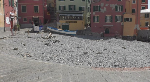 Genova, zona rossa un po' sbiadita: qualche passeggiatore di troppo ma nessun assembramento 