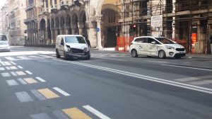Genova, scontro tra taxi e furgone in via XX Settembre