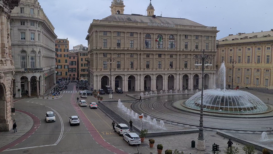 Temperature in picchiata, a Genova arriva la neve anche in città