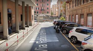 Genova, rubano al supermercato di fronte al commissariato: scoperti dalla polizia
