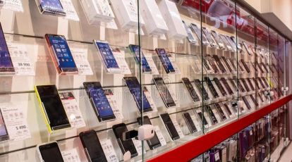 Vendite al dettaglio in aumento a febbraio, ma è crollo rispetto all'anno scorso