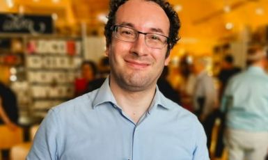 Assemblea Pd, Farello resta segretario ma promette: "Congresso a luglio"