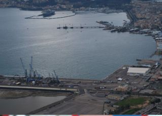 Porto di Gaeta, arrivata una nave con 10mila tonnellate di alluminio