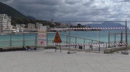 Sturla, depuratore in condizioni pericolose: fontanella divelta e lampioni rotti