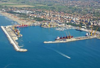 Porto Marina di Carrara, sanzione da 30mila euro a una nave che aveva fatto scalo