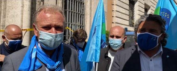 Ulitrasporti: "Alitalia, Parlamento dia mandato al governo: stop a trattativa Ue"