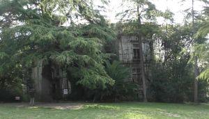 Genova, pericolo Villa Gruber: la "palazzina fantasma" a rischio crolli