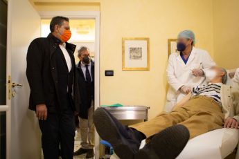 Vaccini, Toti: "Somministrate oltre 73mila dosi nell'ultima settimana"