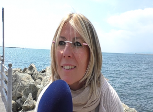 "Una felicità semplice", diciassettesimo romanzo di Sara Rattaro: "Storia di speranze e ripartenze"