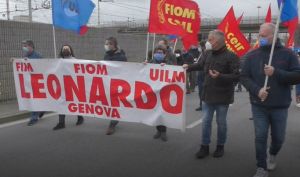 Genova, i lavoratori di Leonardo tornano in piazza: sciopero e protesta in Largo Pertini