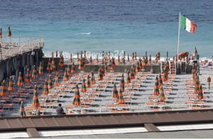 Estate 2021, distanziamento e mascherine: in spiaggia con le stesse regole del 2020