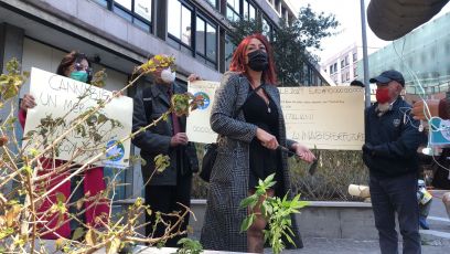 Genova, flash mob in piazza Piccapietra per la legalizzazione della cannabis