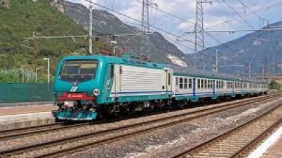 Le associazioni di consumatori chiedono più treni per salvare la stagione