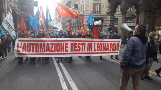 Genova, sciopero e corteo dei lavoratori Leonardo: 400 dipendenti a rischio