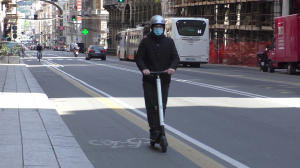 Genova, dal 1° giugno limite di velocità e casco obbligatorio per i monopattini