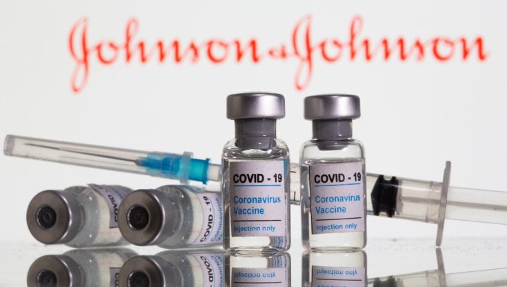 Covid, la circolare del ministero: "Vaccino Johnson & Johnson preferibilmente a over 60"
