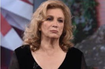 Isola dei Famosi: Iva Zanicchi contro i naufraghi:" Non valgono una cippa."