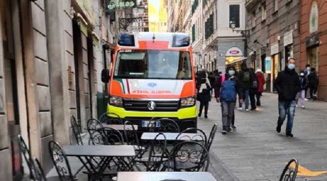 Genova, tentano di rubare un'ambulanza: denunciato un 17enne, fuggiti i 3 "complici"