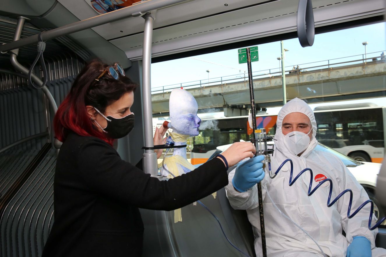 Covid sui bus, lo studio UniGe-Amt: "Se tutti con mascherina, rischio quasi nullo" 