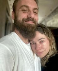 Sarah Felberbaum piange sui social: dopo 37 giorni riabbraccia De Rossi