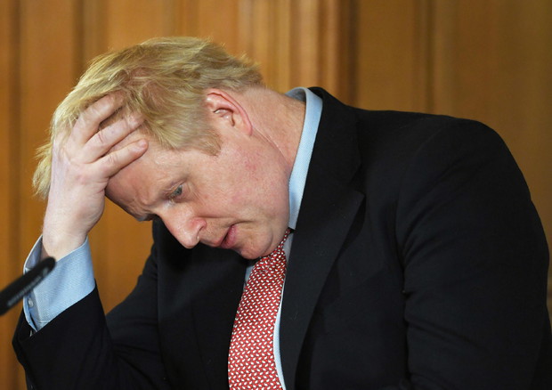 "Meglio migliaia di morti che imporre un nuovo lockdown": la frase-choc di Boris Johnson