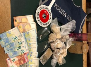 La Spezia, la polizia locale sequestra mezzo chilo di eroina. Peracchini: "Lavoro straordinario"