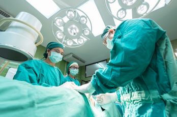 San Martino e Gaslini, tre trapianti di rene in poche ore su pazienti pediatrici