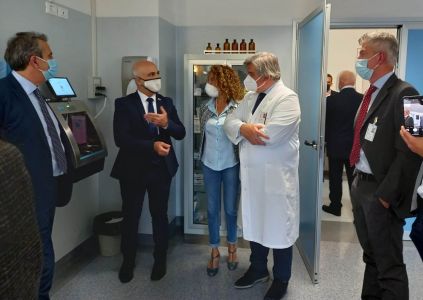 Savona, dall'ambasciata d'Israele due lavamani a intelligenza artificiale per l'ospedale San Paolo