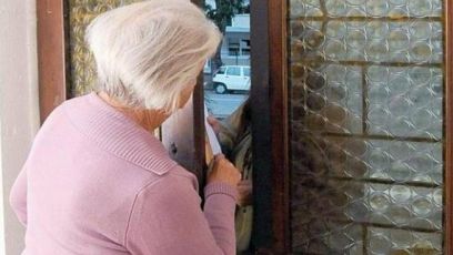 Genova, finto tecnico dell'acqua truffa un'anziana e fugge con 30 mila euro