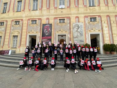 Genova, allievi e insegnanti a De Ferrari per celebrare e gridare il diritto alla danza 