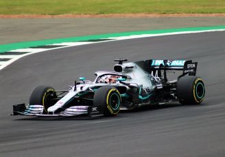 F1, Gp Spagna: la pole di Hamilton è la numero 100 in carriera