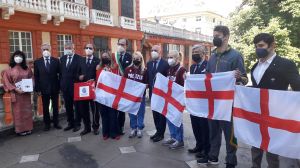 Genova, la bandiera di San Giorgio agli atleti che andranno alle Olimpiadi di Tokio