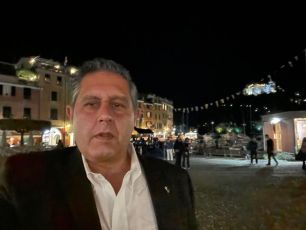 Covid, Toti: "Togliere il coprifuoco e alzare il livello di controlli in strada"