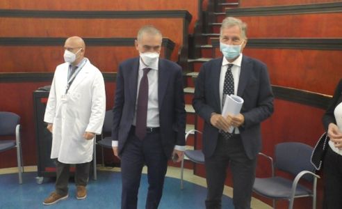 Il sottosegretario Costa in visita al Gaslini: "Orgoglioso di quest'eccellenza"