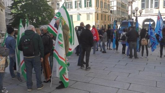 Genova, i lavoratori di sale scommesse e bingo: "Fateci uscire dall'incertezza"