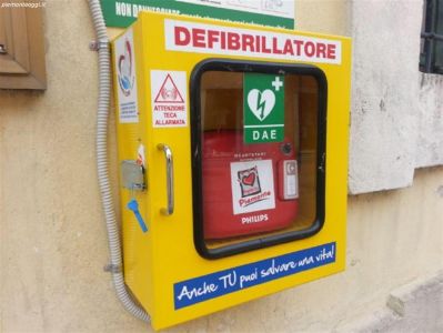 Busalla, rubano un defibrillatore e lo gettano nel torrente: due denunce