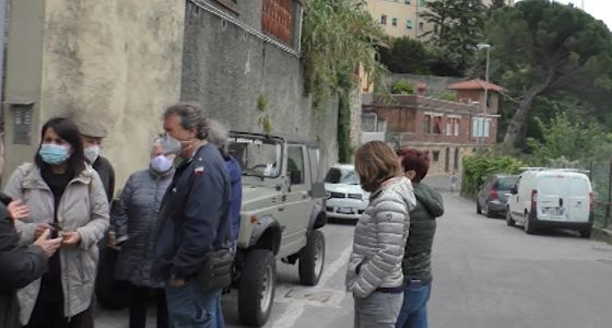 Genova, piovono multe su via Chiodo: "Parcheggiato lì per anni, ora lo vietano"