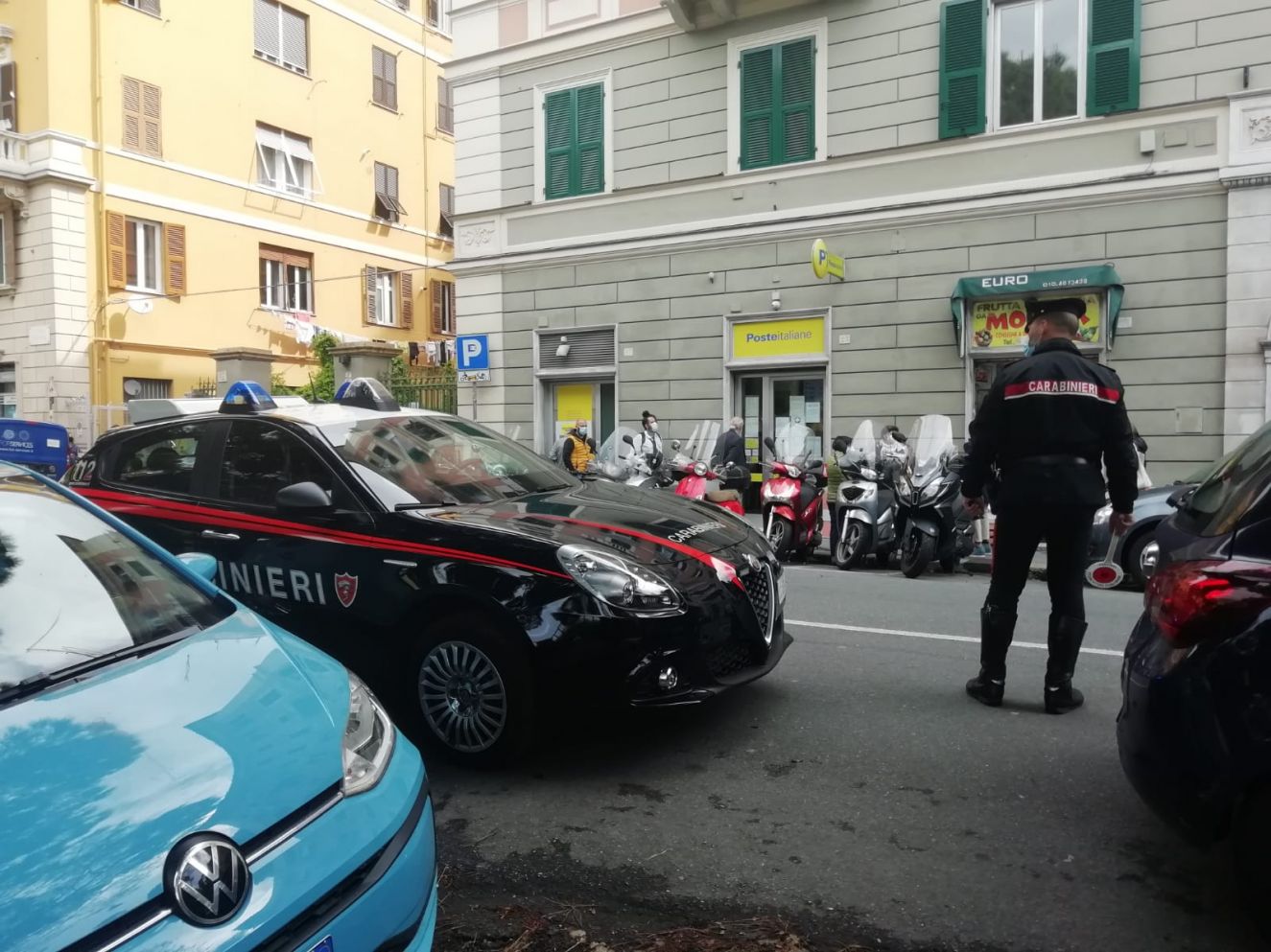 Genova, tenta la seconda rapina in due giorni e fugge su scooter rubato: arrestato