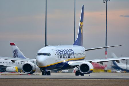 Il covid penalizza Ryanair: 815 milioni di perdite