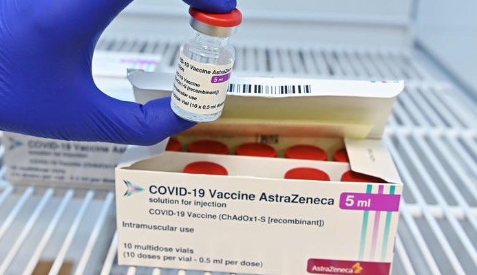 Vaccini, Toti: "AstraZeneca ai volontari, pronti ad aprire le prenotazioni"