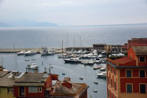 Tragedia sfiorata a Santa Margherita, peschereccio finisce contro gli scogli