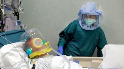 Covid, scoperta la proteina che "accende" la tempesta infiammatoria