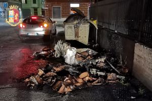 "Starei ore e ore a guardare le fiamme che ardono": piromane 30enne denunciato a Genova