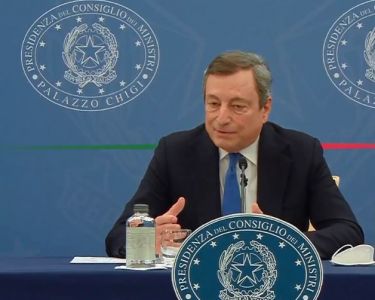 Decreto sostegni-bis, Draghi: "Guardiamo al futuro, non lasciamo indietro nessuno"